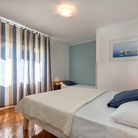 Apartments Ariana プーラ エクステリア 写真