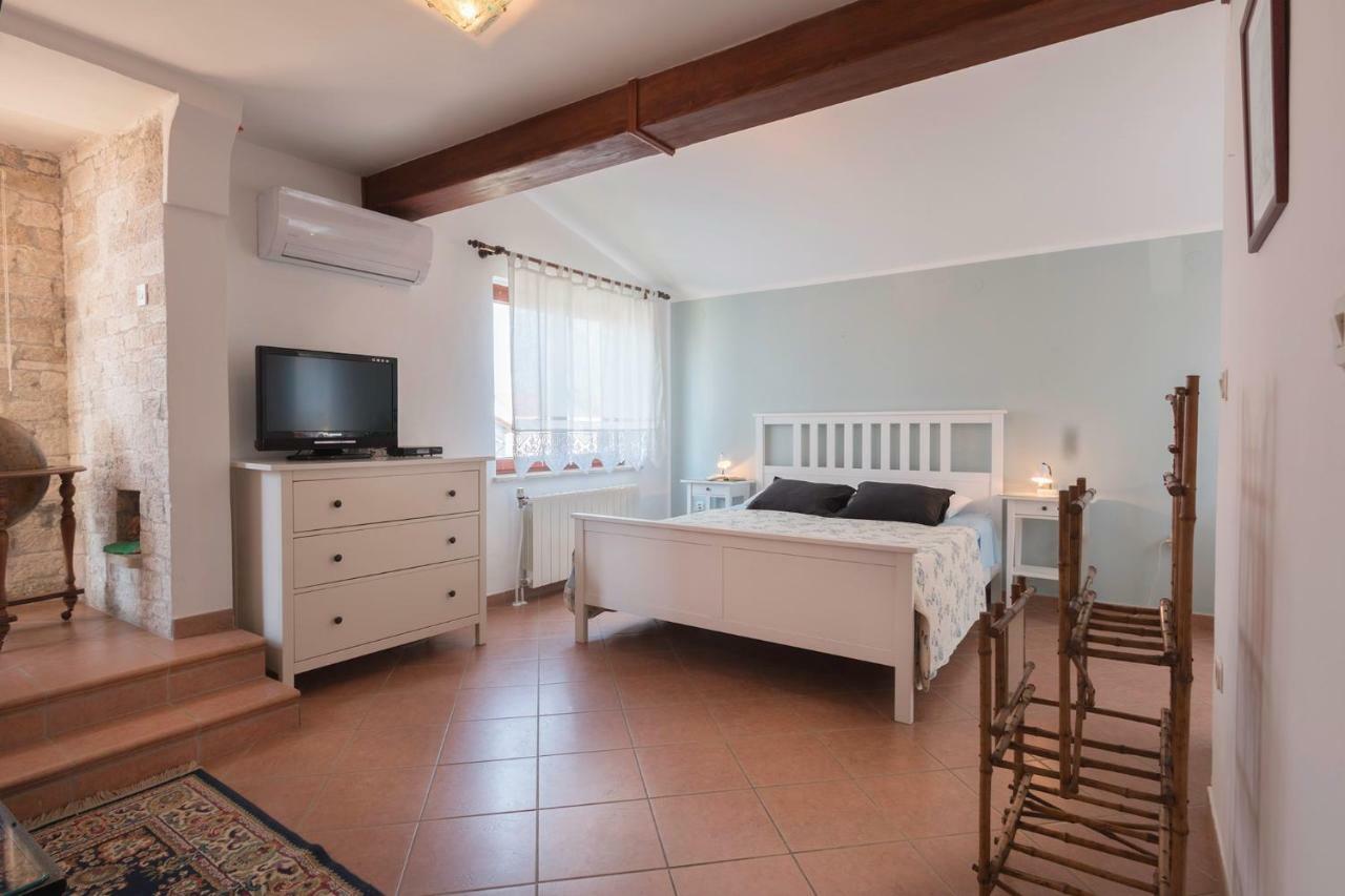 Apartments Ariana プーラ エクステリア 写真