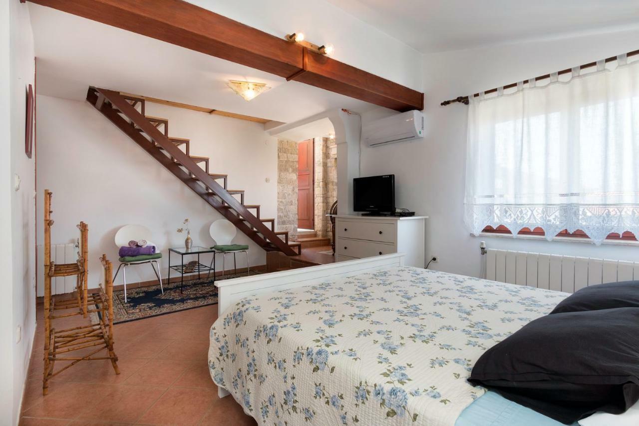 Apartments Ariana プーラ エクステリア 写真